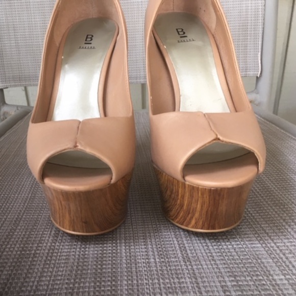 BAKERS Tan Shimmer Leather Platform Wood Heels - Picture 5 of 8